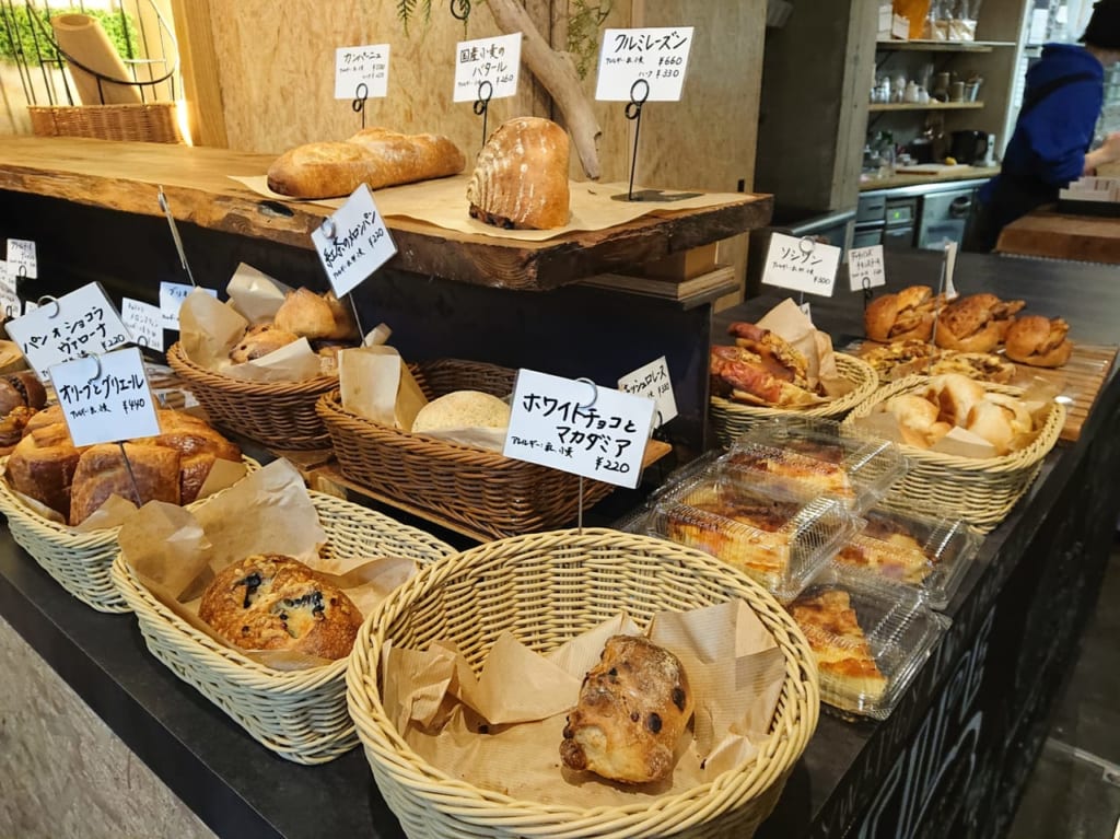 トーチベーカリー店内陳列2
