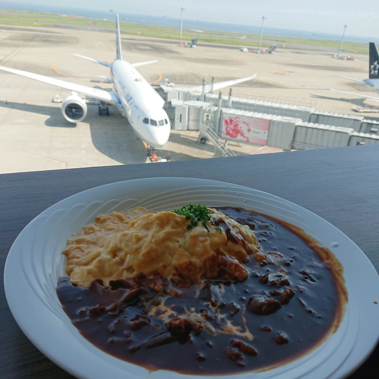 大田区 羽田空港第2ターミナルの滑走路が見渡せるレストラン エアポートグリル バール でランチしました 大田区 大田区民ニュース