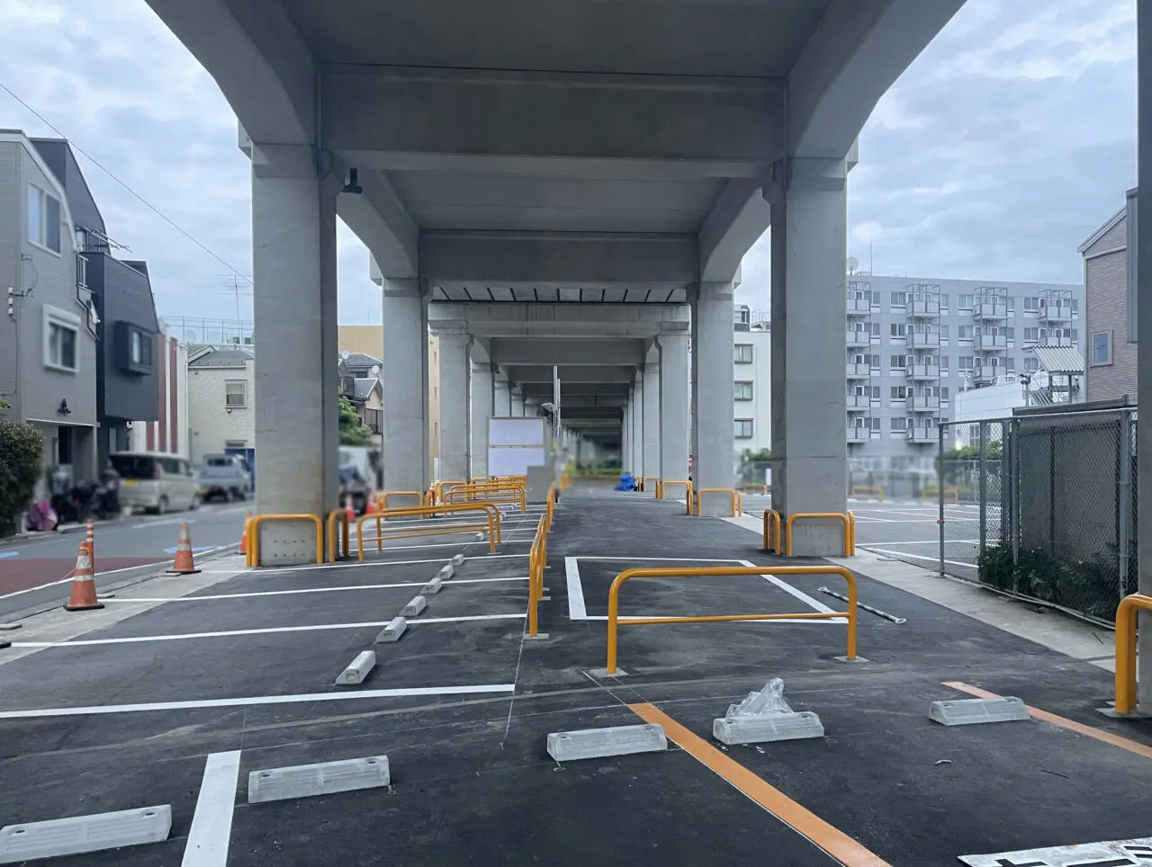 タイムズ京急雑色駅北