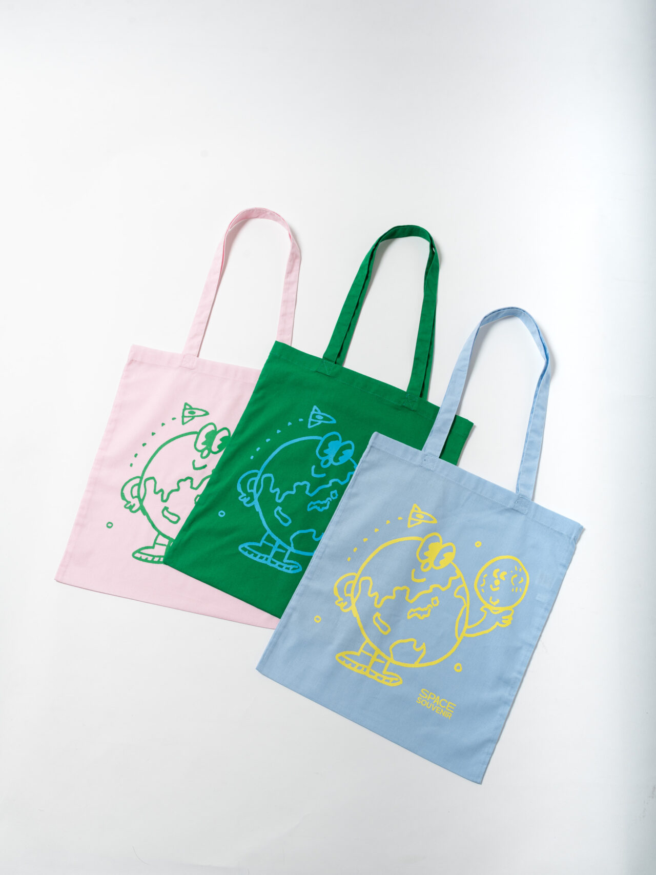 地球くん「友達は月」Tote