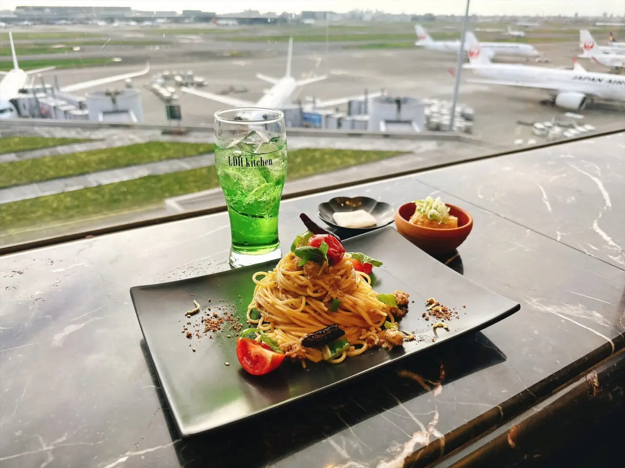 福地鶏の挽肉と越のルビーのオイルソースへしこ風味のセット